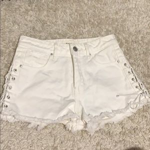 PACSUN : white denim shorts